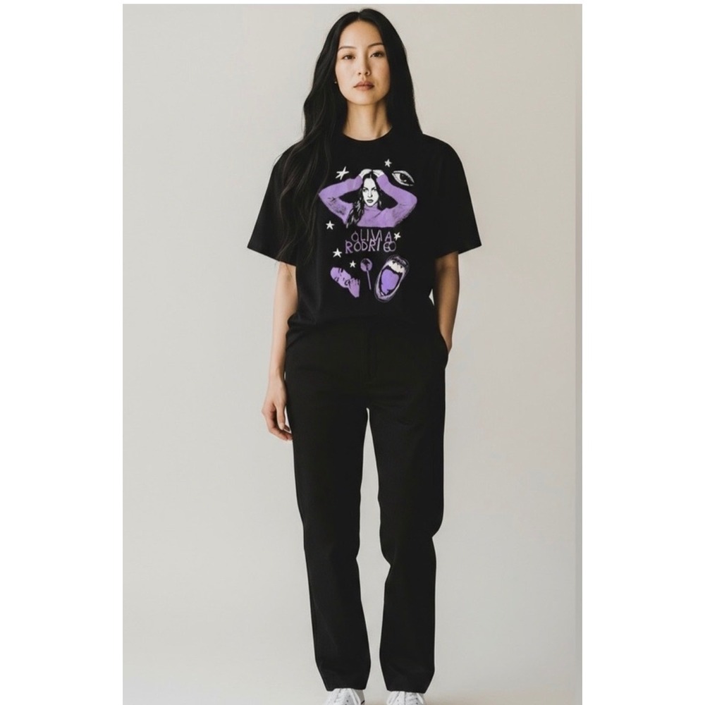 Olivia Rodrigo Graphic T-Shirt Women's L Black Purple Pop Tour Tee‎